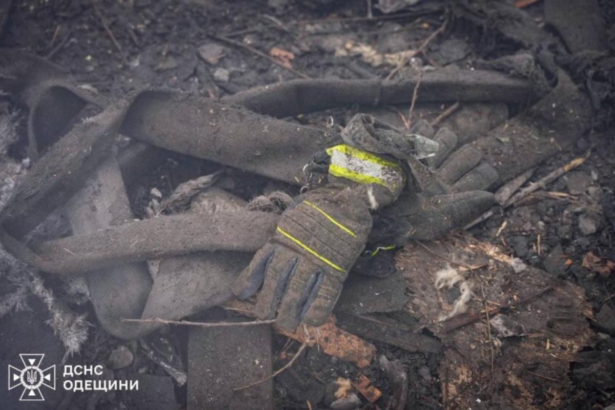 Кількість жертв обстрілу Одеси зросла: в лікарні помер працівник ДСНС Кількість жертв обстрілу Одеси зросла: в лікарні помер працівник ДСНС