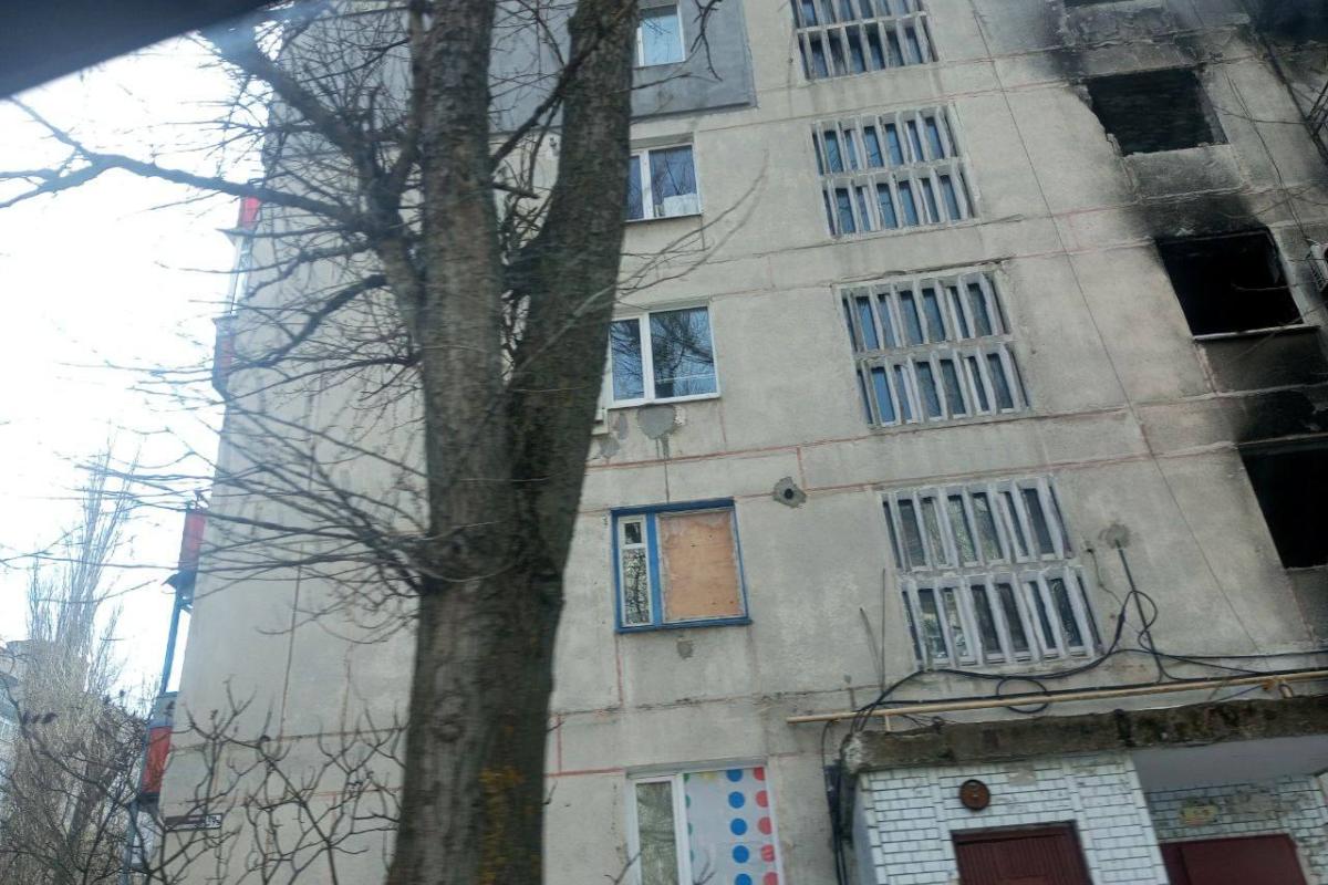 "Активно вікна міняють і двері виламують": Очевидці розповідають про "ремонти" у Рубіжному "Активно вікна міняють і двері виламують": Очевидці розповідають про "ремонти" у Рубіжному