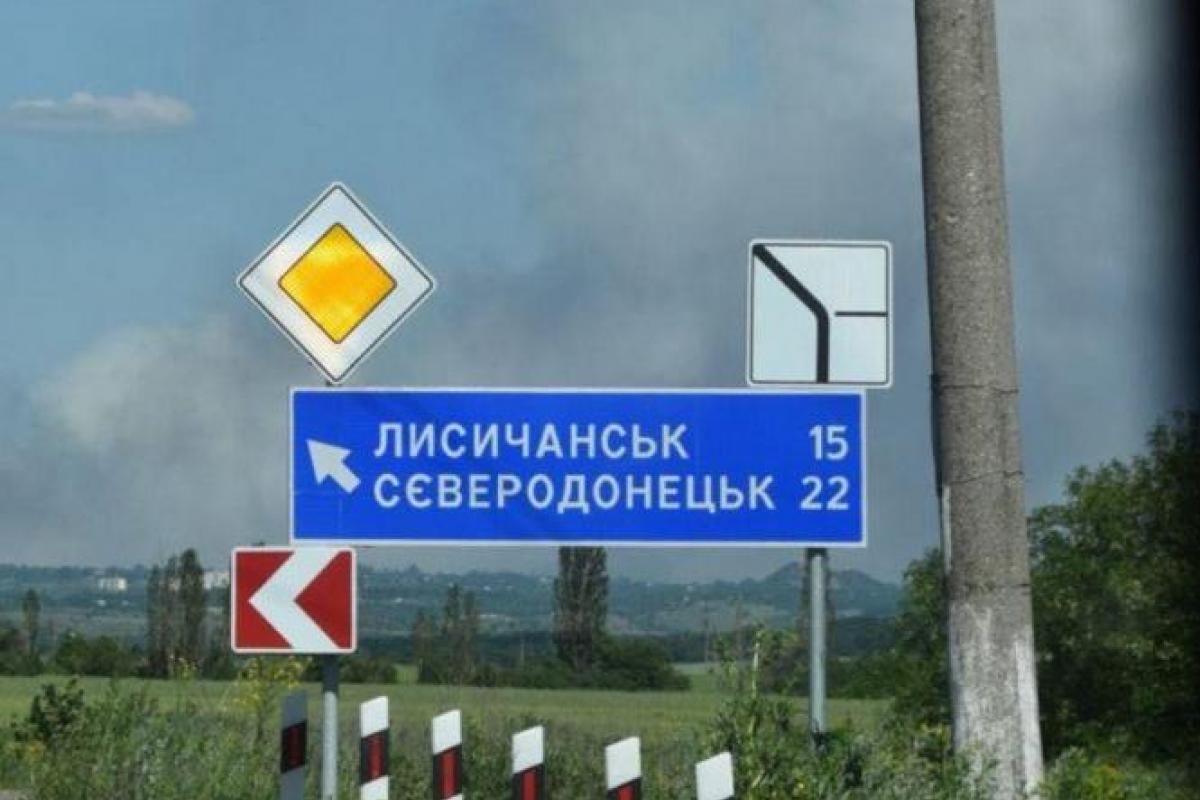 "Ремонт домов идет по плану": В сети рассказали о ходе "ремонтов" в городах "треугольника" на Луганщине