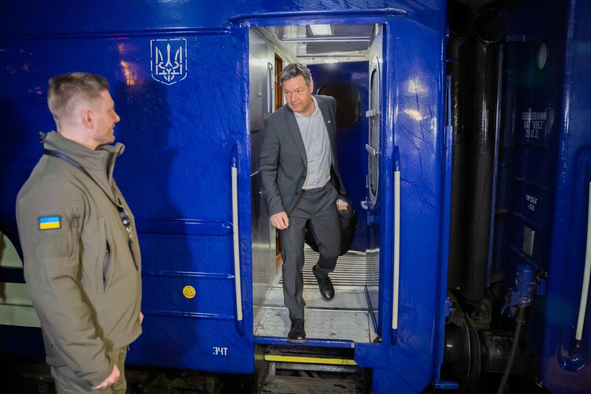 До Києва прибув віцеканцлер Німеччини: мета візиту До Києва прибув віцеканцлер Німеччини: мета візиту