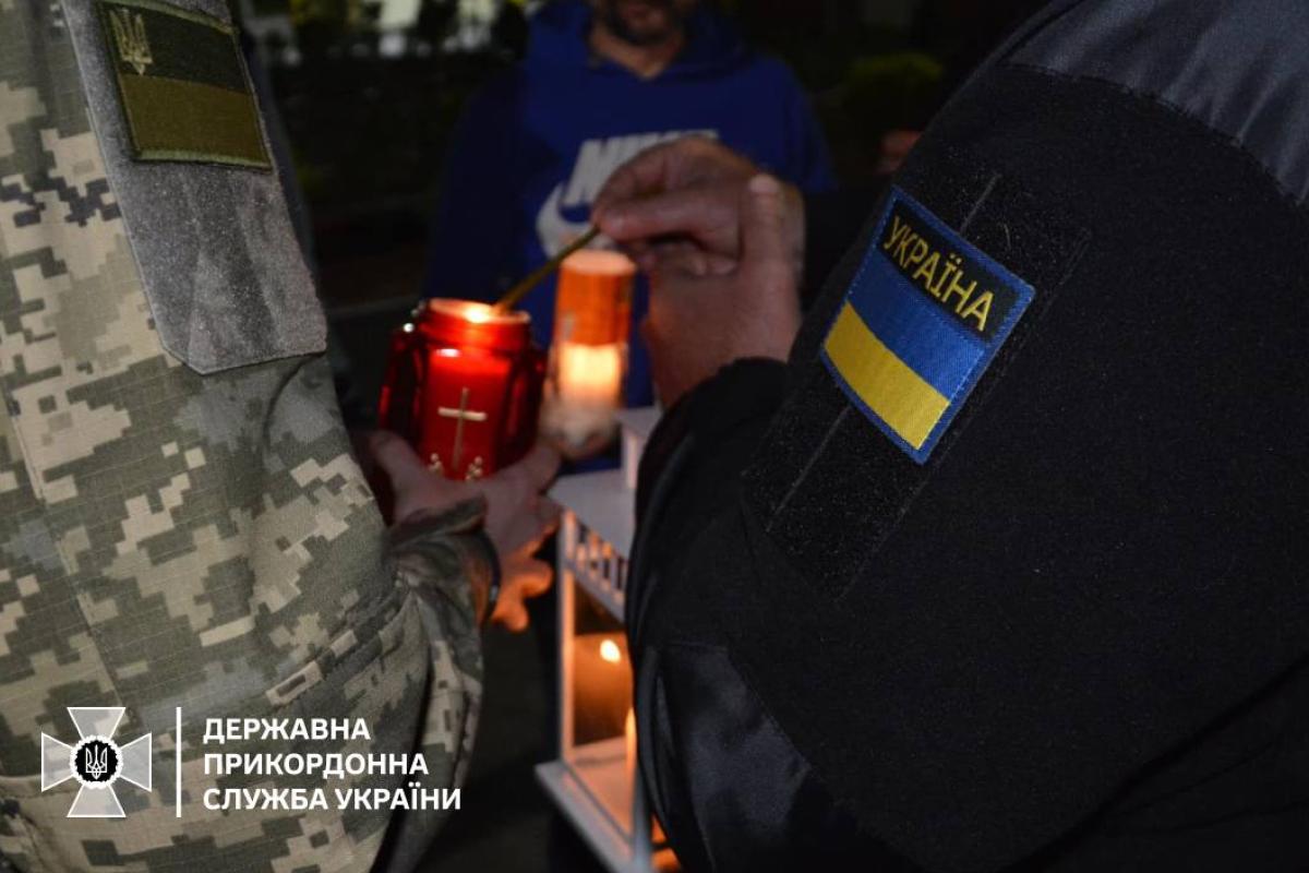 Благодатний Вогонь прибув до України - фото
