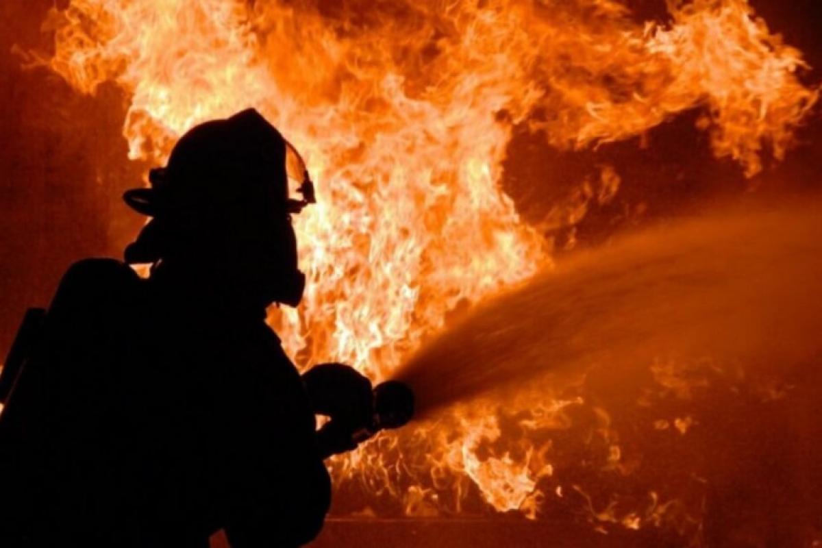 В Ровеньках на Луганщине минус нефтебаза - видео