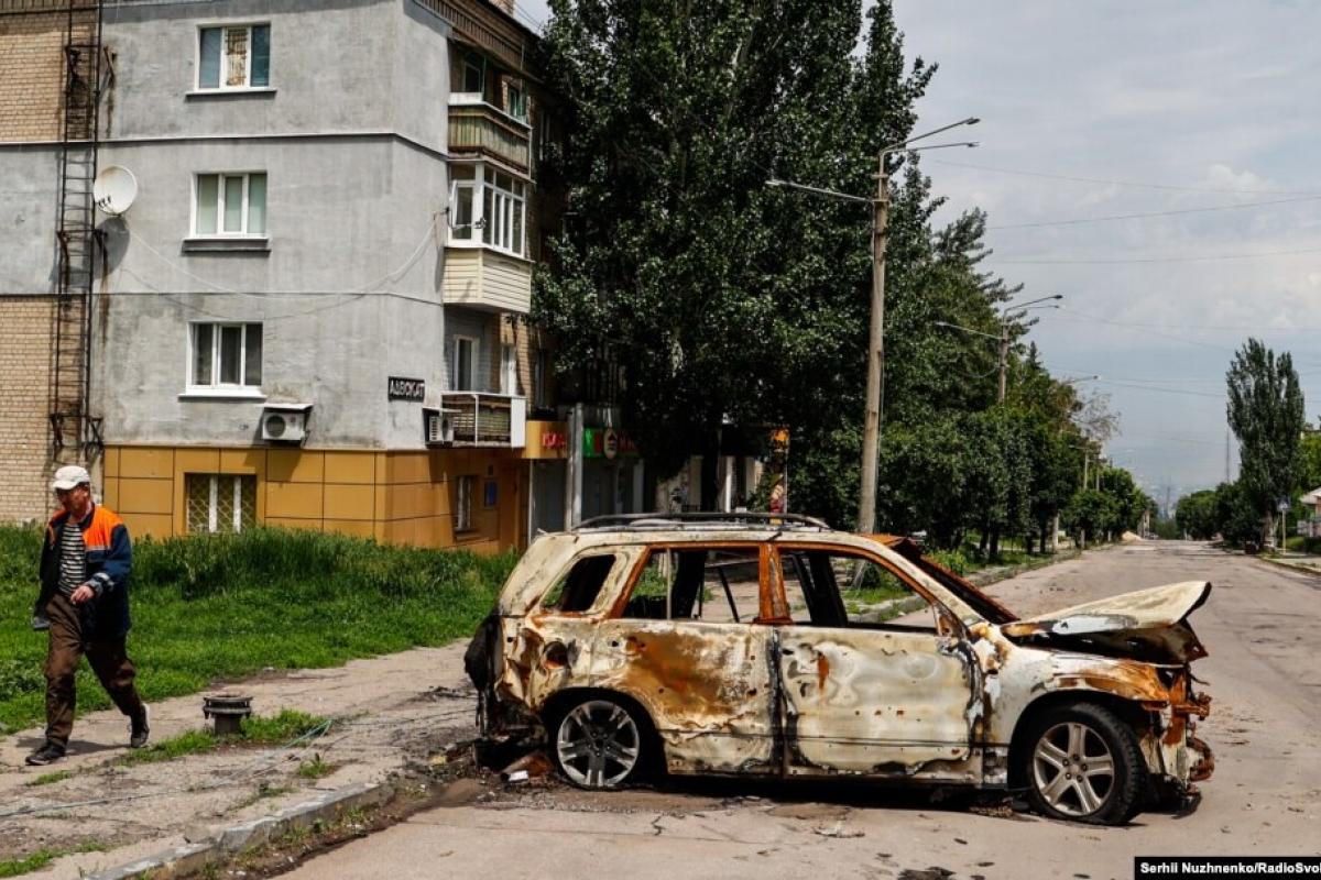 "Уборка в оккупированном Лисичанске": местные "власти" готовятся к "годовщине" "Уборка в оккупированном Лисичанске": местные "власти" готовятся к "годовщине"