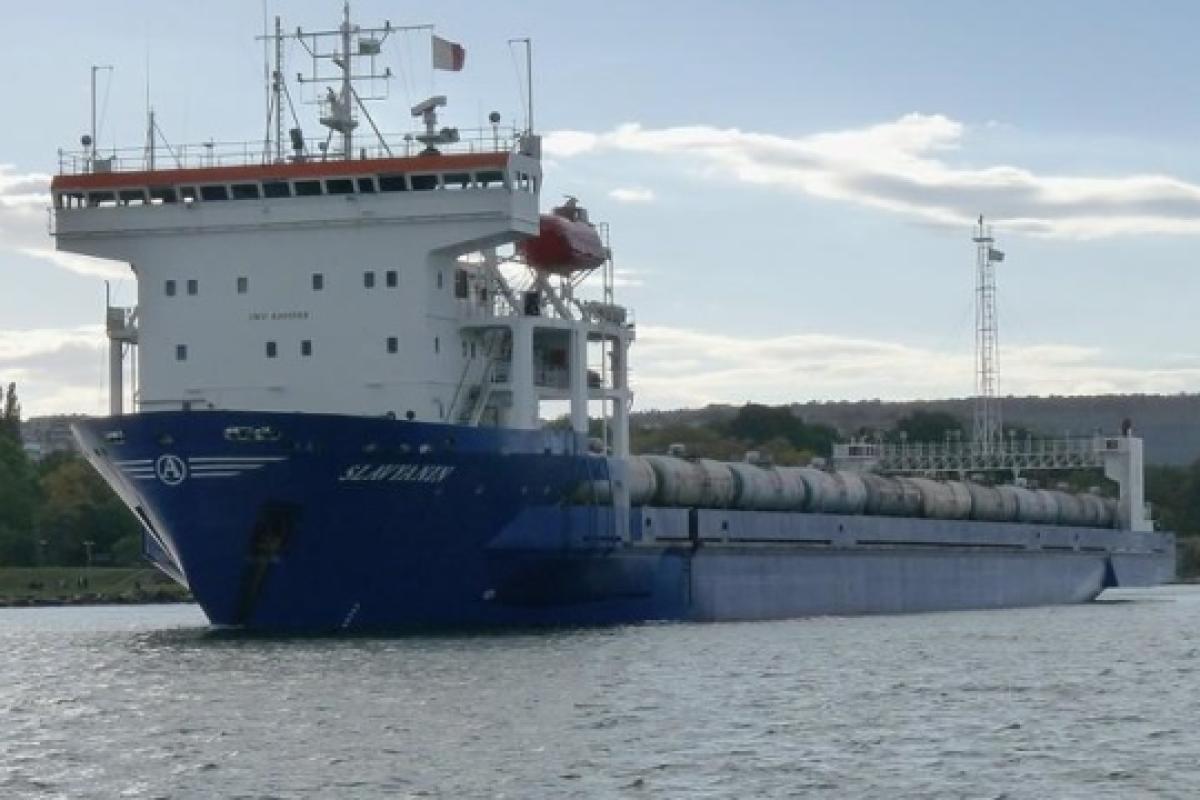 Генштаб підтвердив ураження порома окупантів у російському порту "Кавказ": третій і останній Генштаб підтвердив ураження порома окупантів у російському порту "Кавказ": третій і останній