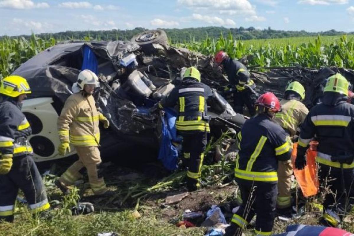 Трагедия на Ровенщине: в ДТП погибли 14 человек, в том числе 6-летний ребенок Трагедия на Ровенщине: в ДТП погибли 14 человек, в том числе 6-летний ребенок