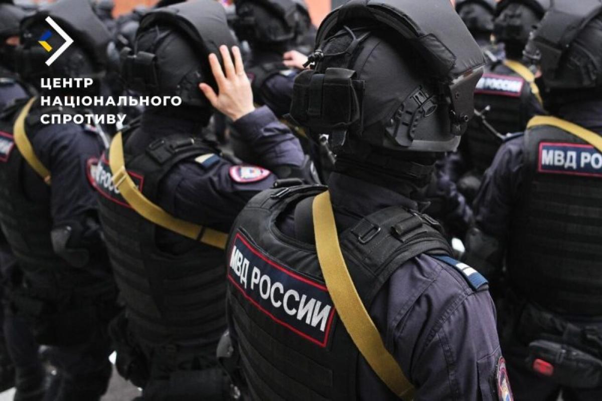 "Власть террора": как оккупанты собираются контролировать местное население на ВОТ "Власть террора": как оккупанты собираются контролировать местное население на ВОТ