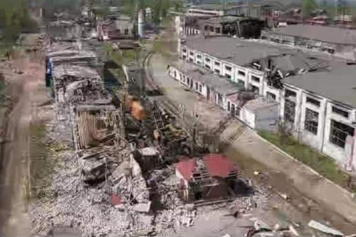 Оккупанты разбирают оборудование завода "Азот" на металлолом: "возобновление" производства остается под вопросом Оккупанты разбирают оборудование завода "Азот" на металлолом: "возобновление" производства остается под вопросом