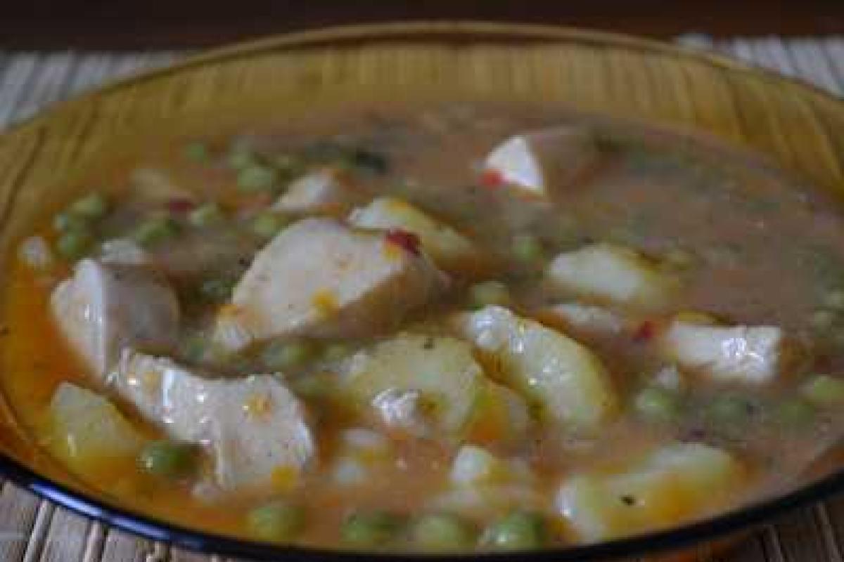 Куриная яхния с картофелем и горохом (рагу) Куриная яхния с картофелем и горохом (рагу)