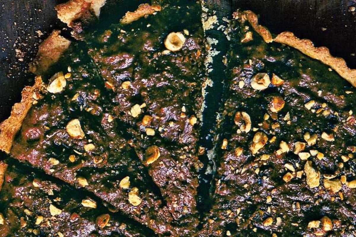 Пирог с орехово-шоколадной начинкой Пирог с орехово-шоколадной начинкой