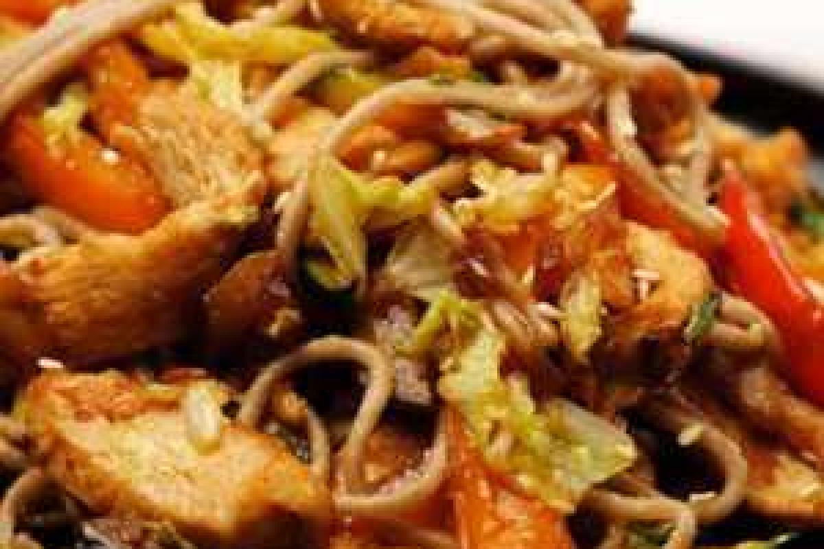 Спагетти с курицей по-китайски Спагетти с курицей по-китайски