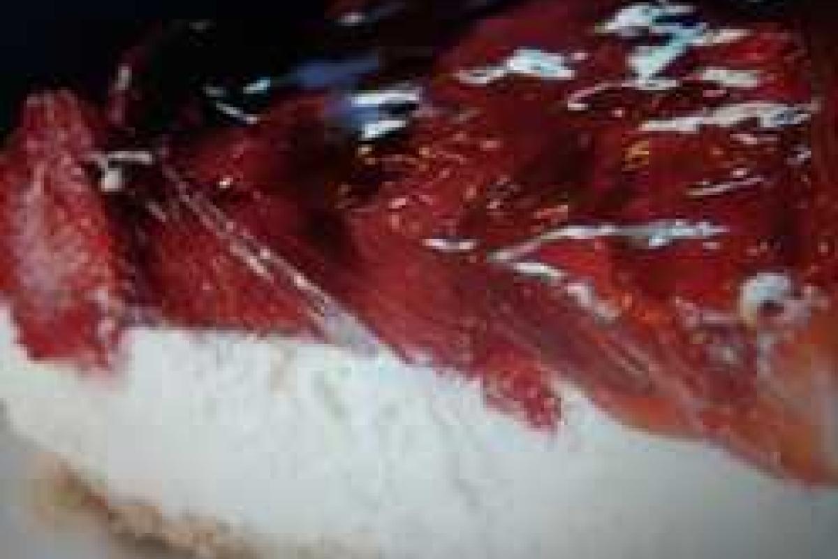 Клубничный чизкейк без выпечки ко Дню Валентина Клубничный чизкейк без выпечки ко Дню Валентина