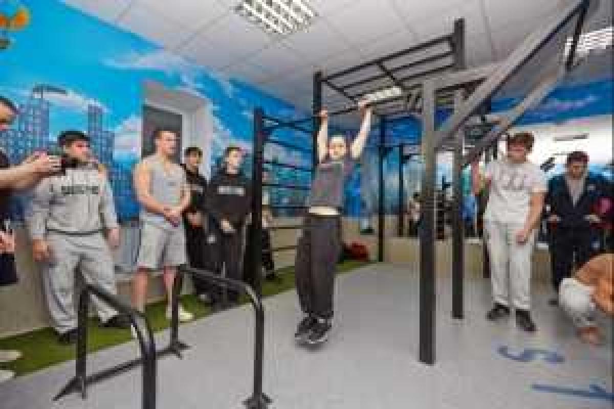 В Харькове открыли первый в Украине в центр для занятий воркаутом В Харькове открыли первый в Украине в центр для занятий воркаутом