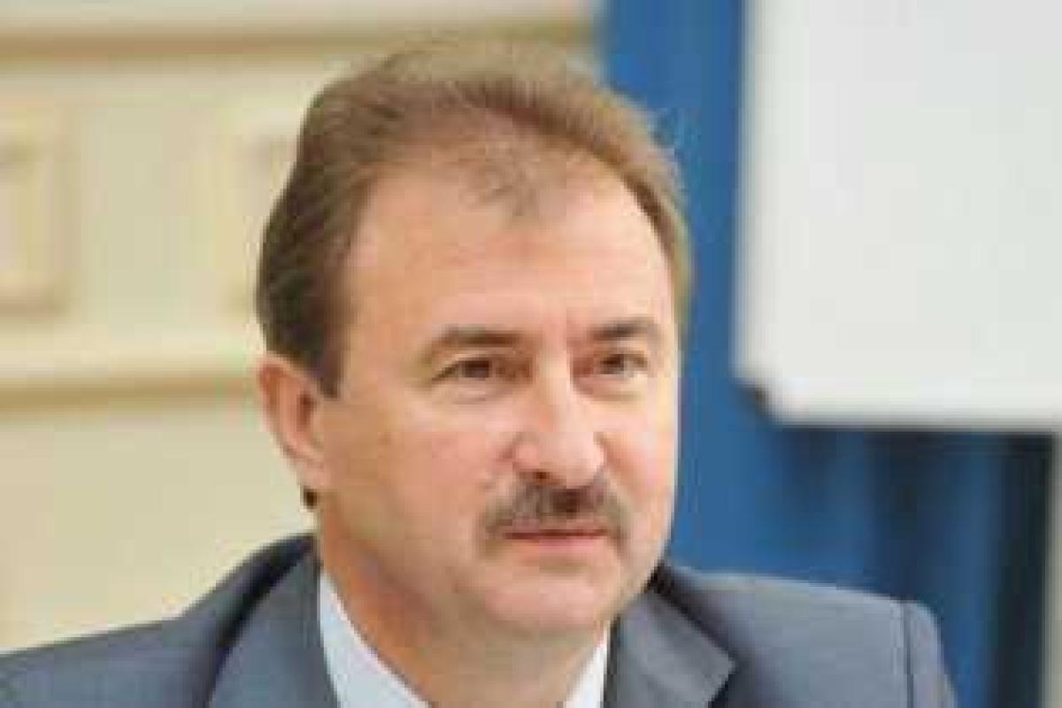 Янукович снял Попова с должности председателя КГГА Янукович снял Попова с должности председателя КГГА