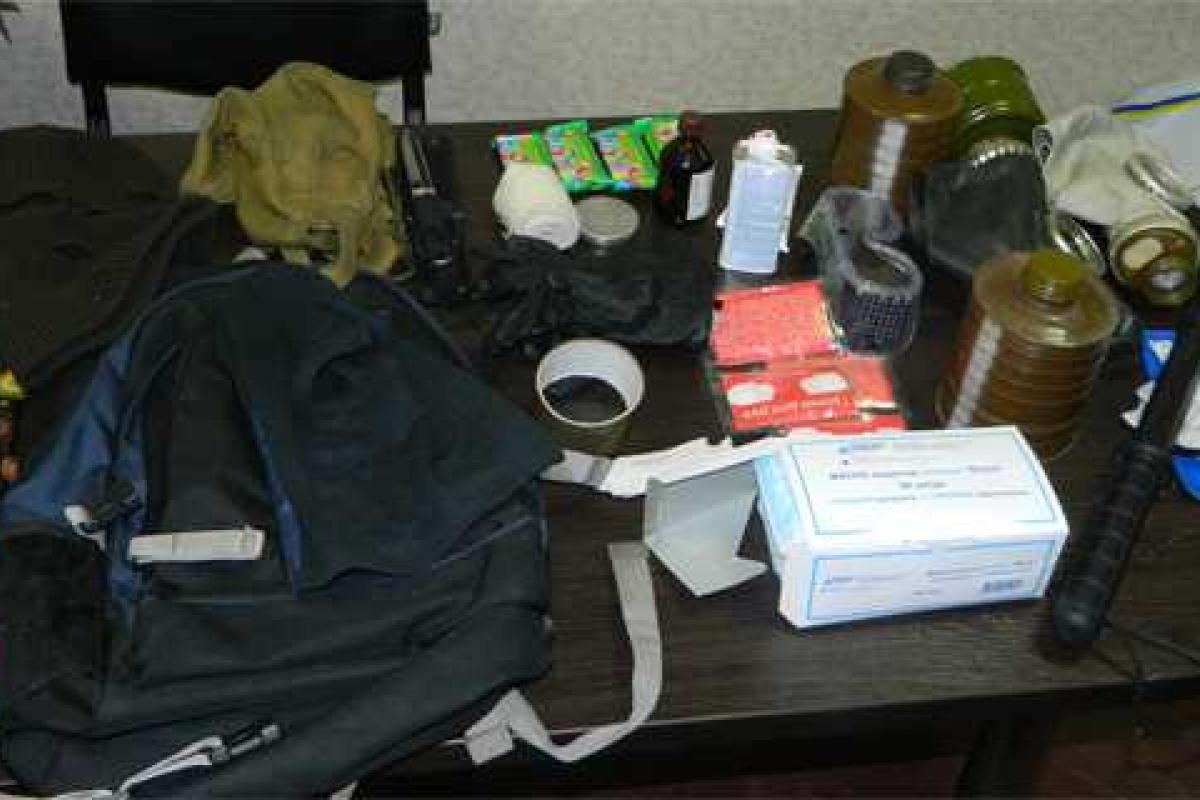 В Кировограде задержали несовершеннолетних с дубинками и ножами В Кировограде задержали несовершеннолетних с дубинками и ножами