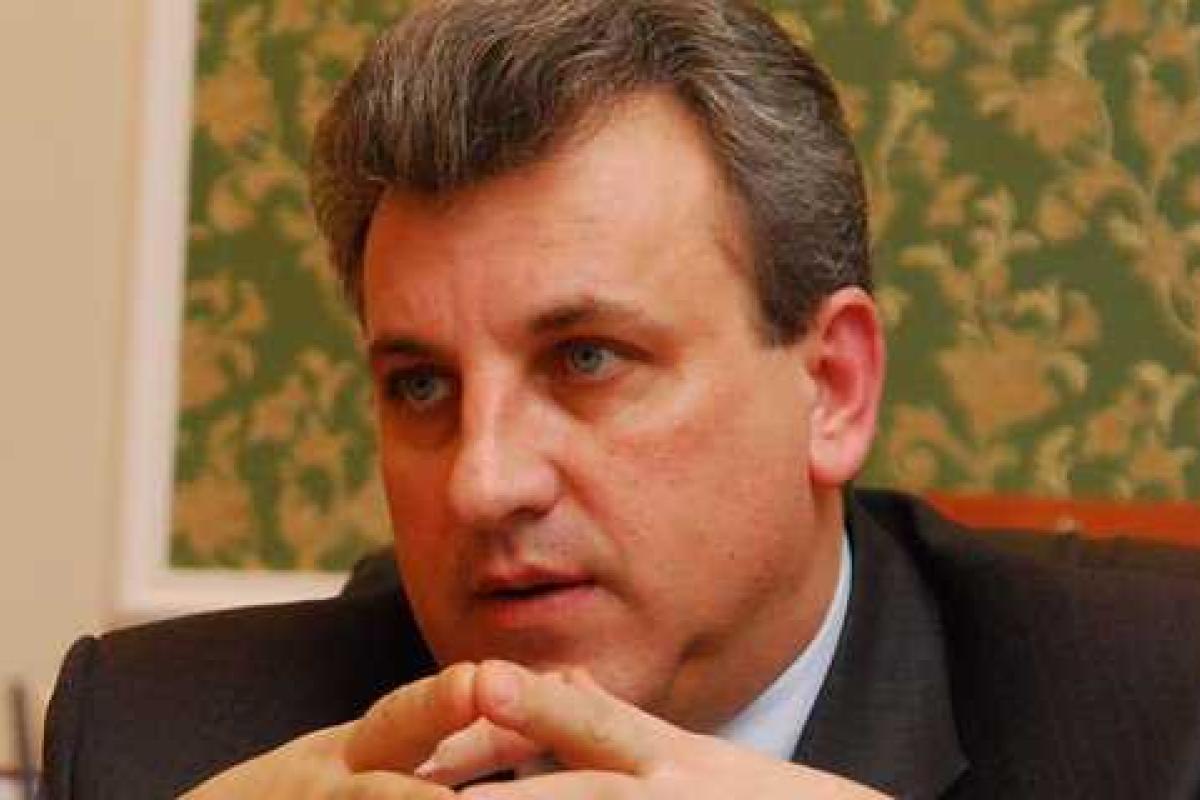 Мэр Сум представил "Последний отчет бюрократа" Мэр Сум представил "Последний отчет бюрократа"