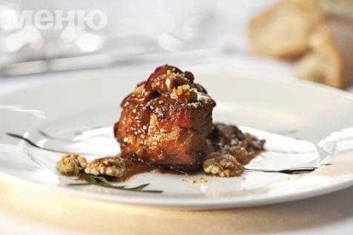 Свиная корейка с грецкими орехами Свиная корейка с грецкими орехами
