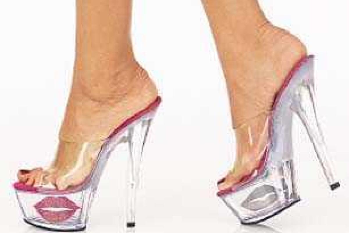 Российский депутат предлагает запретить высокие каблуки Российский депутат предлагает запретить высокие каблуки