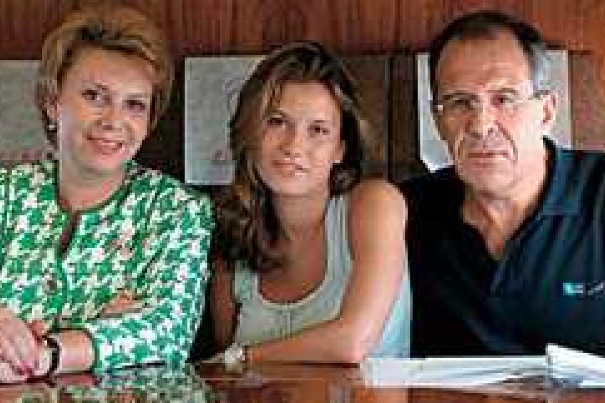 Дочь главы МИД РФ имеет трудности общения на русском Дочь главы МИД РФ имеет трудности общения на русском