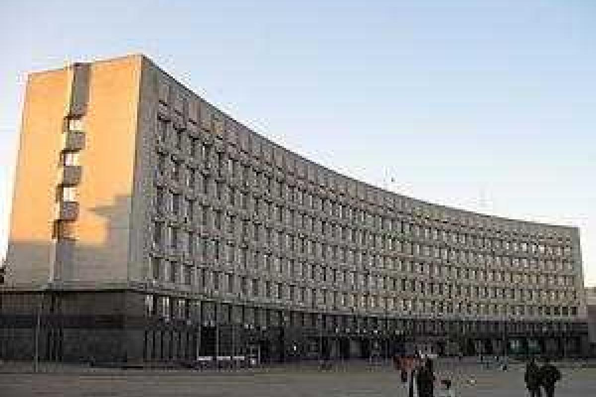 В Сумах дважды "минировали" облгосадминистрацию В Сумах дважды "минировали" облгосадминистрацию