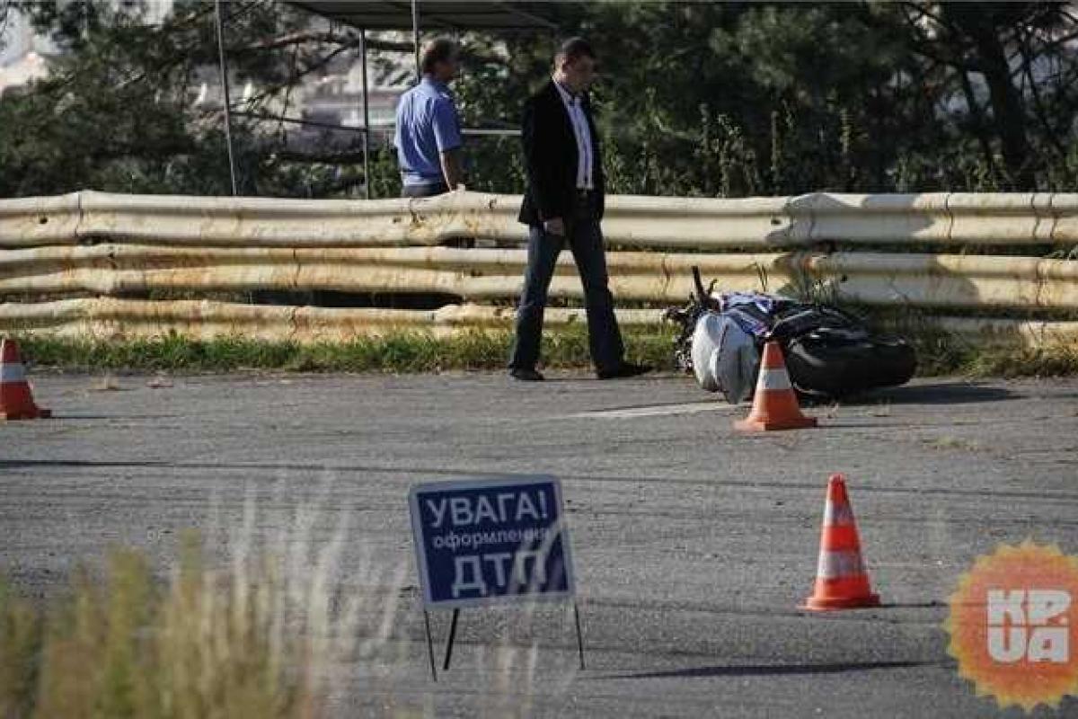 Появились фото с места аварии, в которой погиб Андрей Гусев Появились фото с места аварии, в которой погиб Андрей Гусев