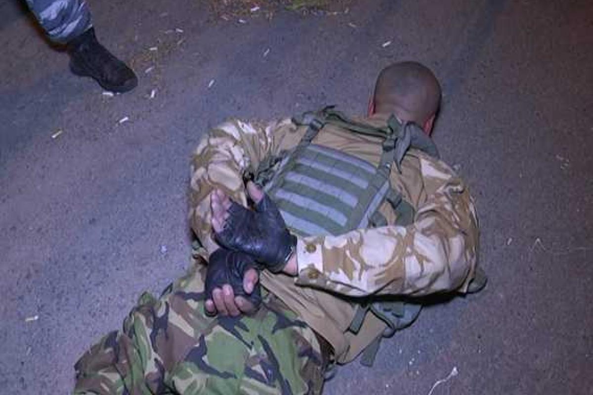 Милиция устанавливает личность мужчины, напавшего на пост ГАИ в Харькове Милиция устанавливает личность мужчины, напавшего на пост ГАИ в Харькове