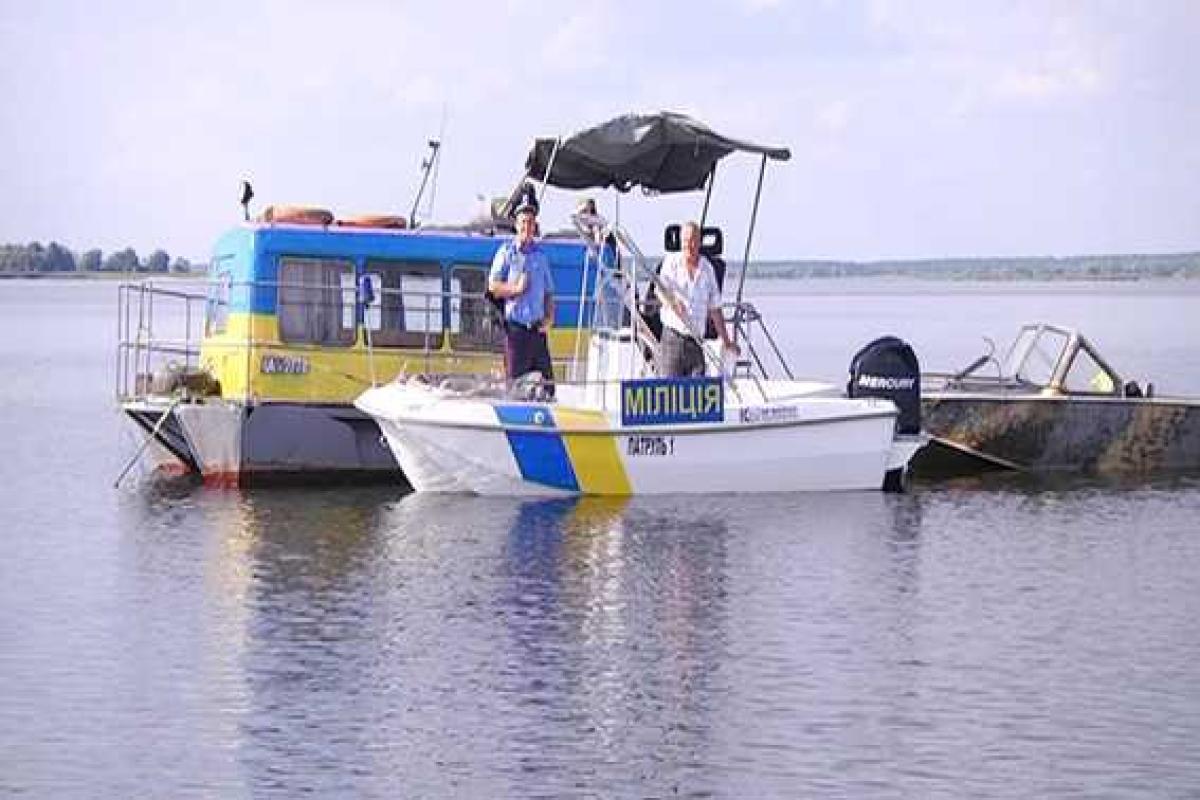 В Липовском заказнике установили пост на воде для "отлова" браконьеров В Липовском заказнике установили пост на воде для "отлова" браконьеров
