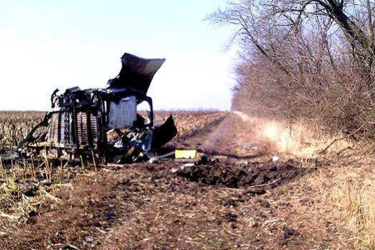 На минах, которые ставили бойцы "ПС", подорвался микроавтобус