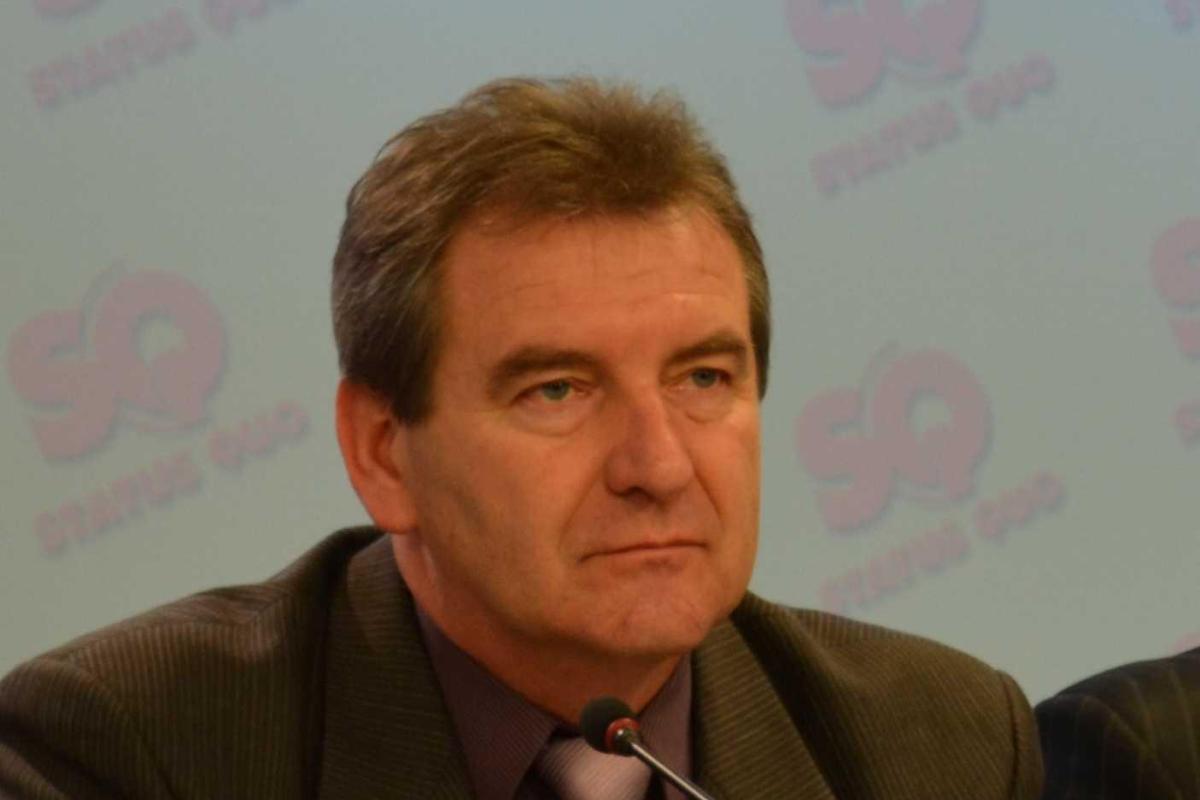 «Власть превратила пенсии и зарплаты украинцев на объект для экспериментов» — депутат областного совета Андрей Шевчук «Власть превратила пенсии и зарплаты украинцев на объект для экспериментов» — депутат областного совета Андрей Шевчук