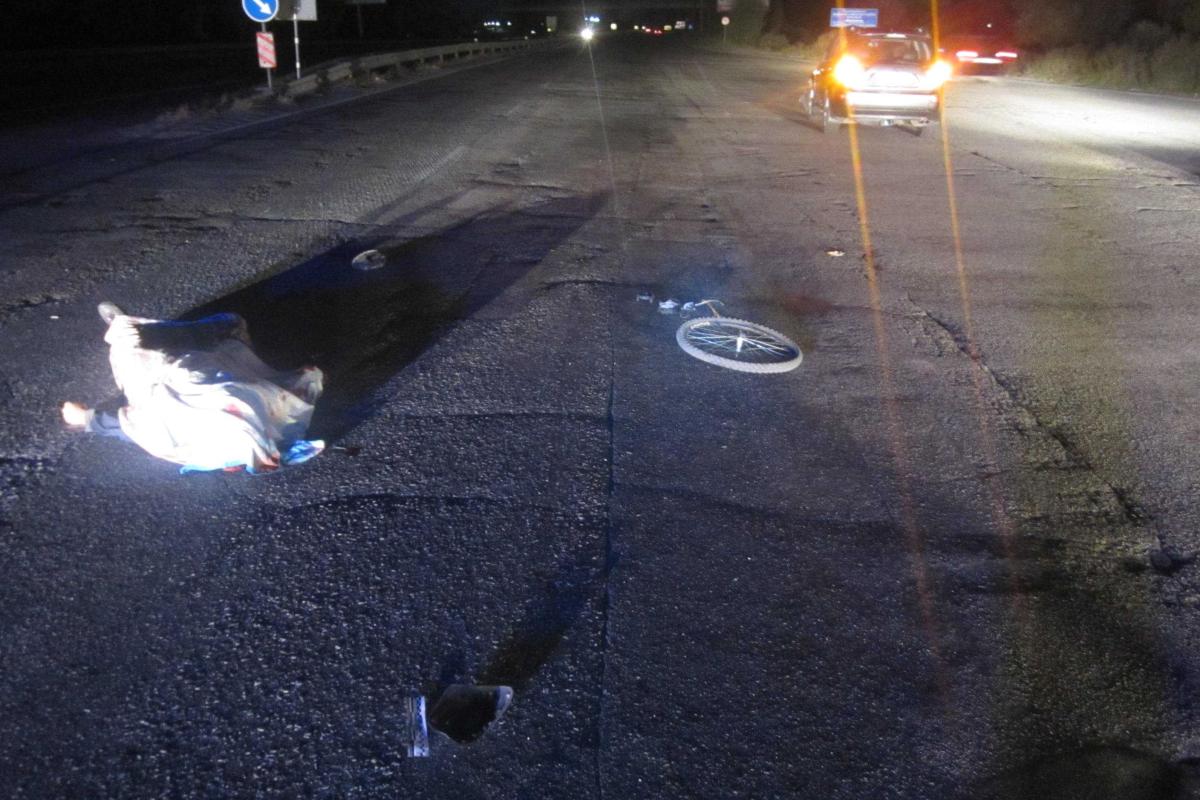 На автодороге Киев-Одесса погиб велосипедист