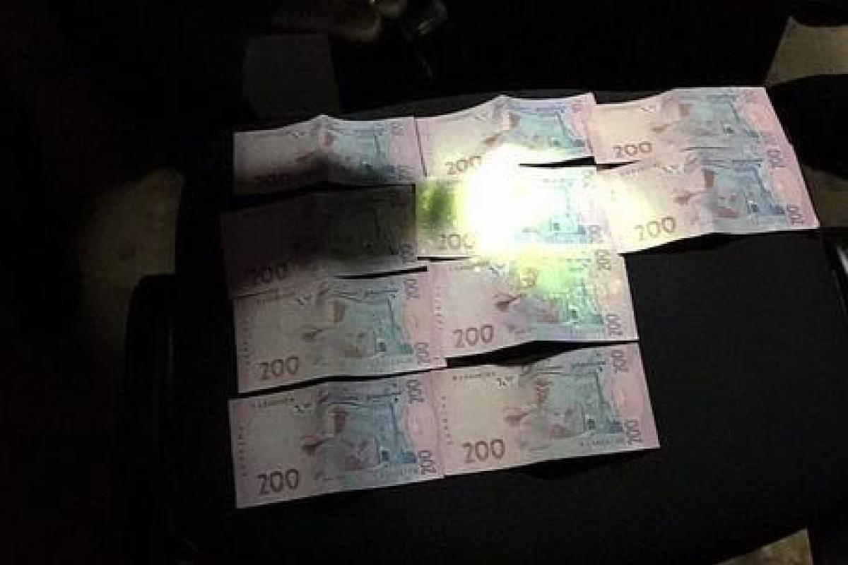 В Лисичанске задержали за взятку руководителя миграционной службы
