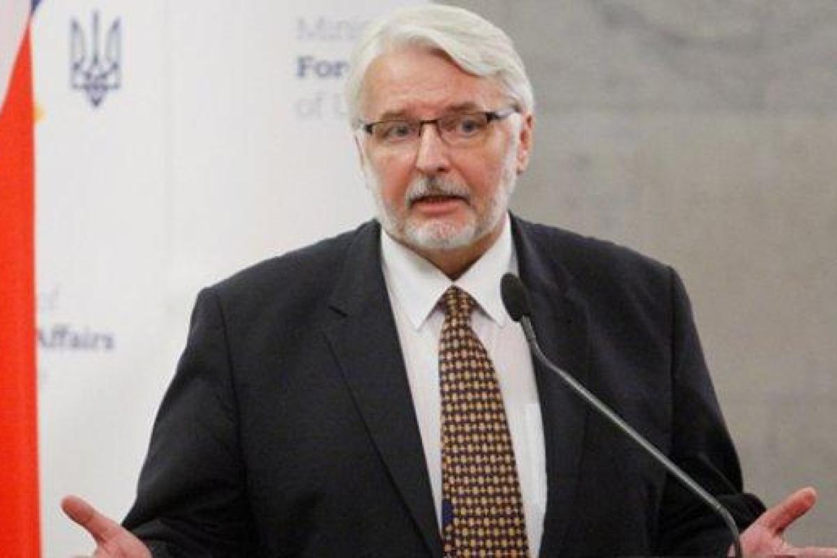 В Польше отправили в отставку скандальных министров иностранных дел и обороны