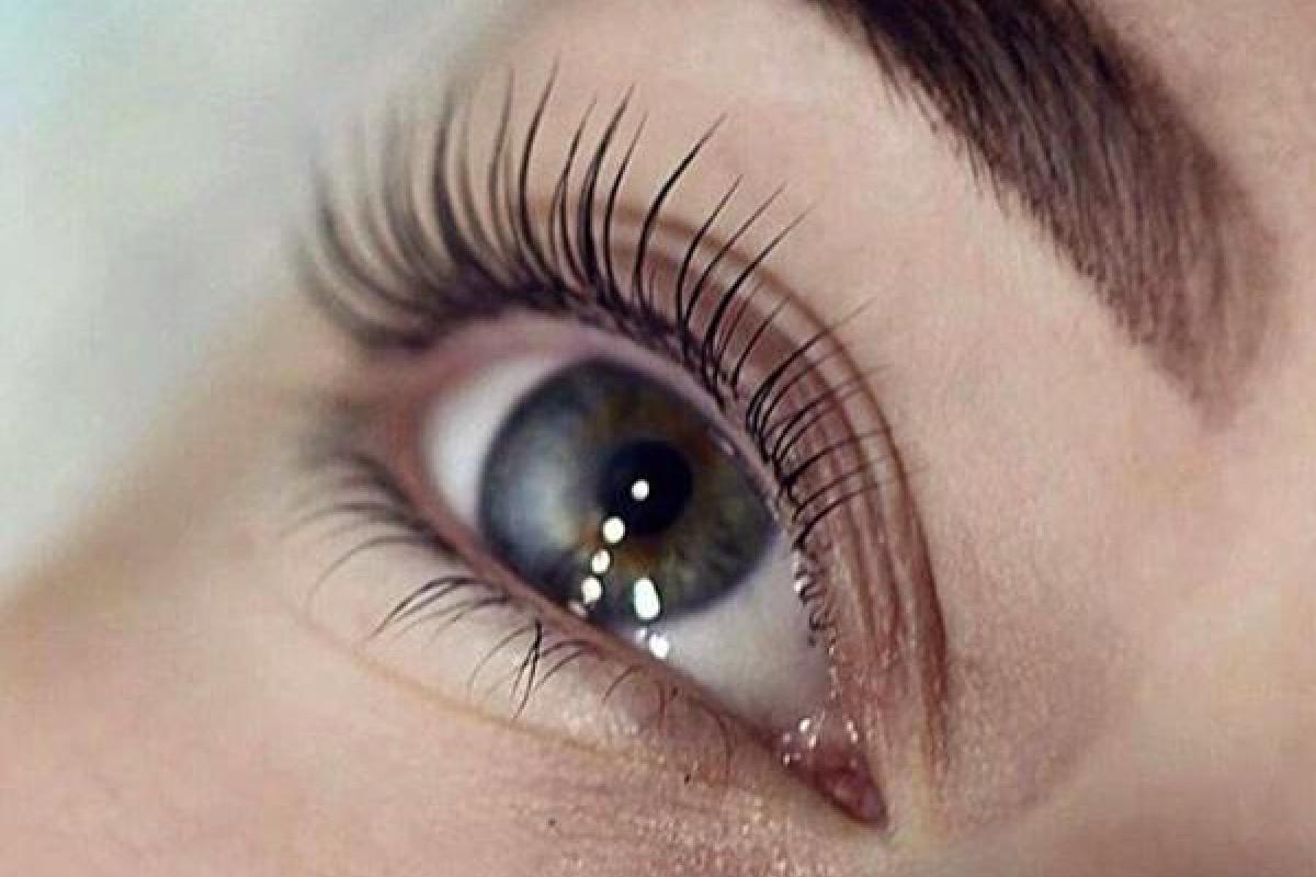 Как безопасно нарастить ресницы?