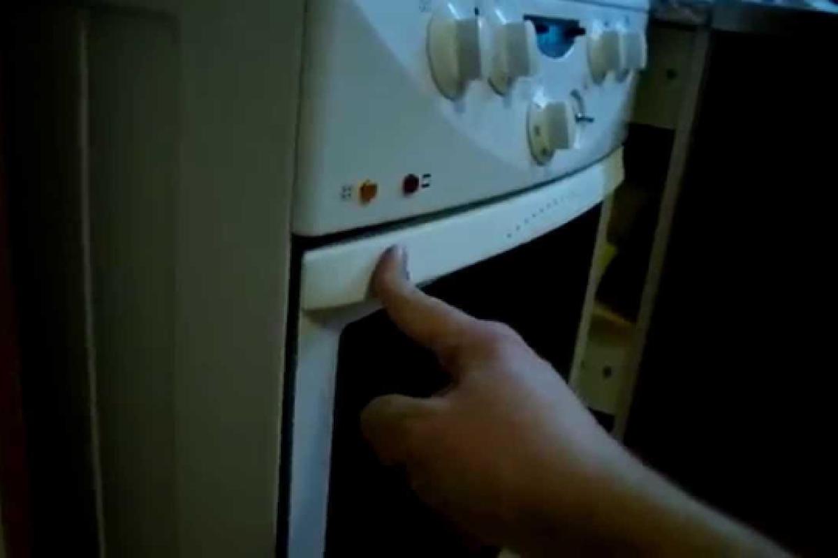 Как заменить уплотнитель на дверце духовки Как заменить уплотнитель на дверце духовки