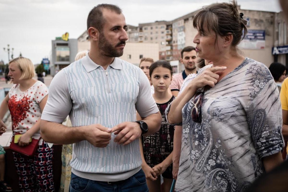 «Мне легко в общении с луганчанами – они открытые, честные люди», - народный депутат Сергей Рыбалка «Мне легко в общении с луганчанами – они открытые, честные люди», - народный депутат Сергей Рыбалка