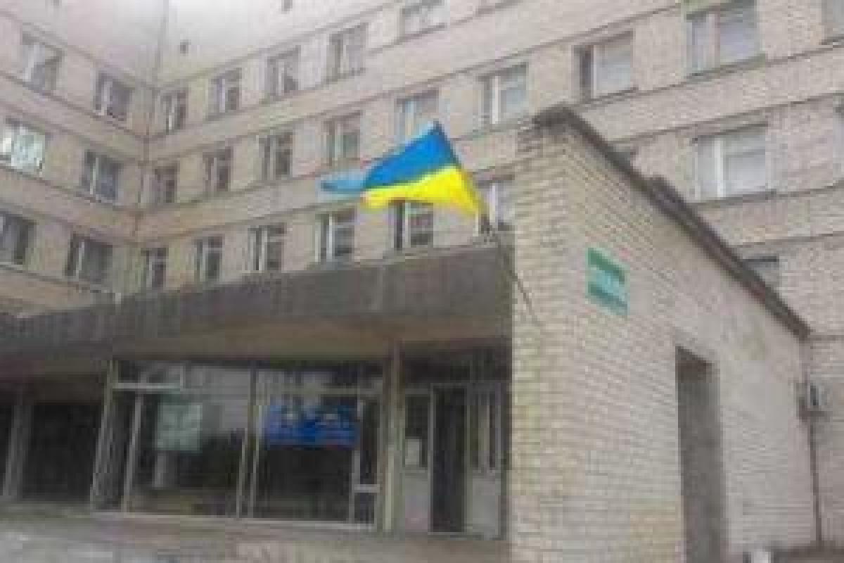 В Луганской области закрывают отделения больниц: медиков отправляют в бесплатные отпуска