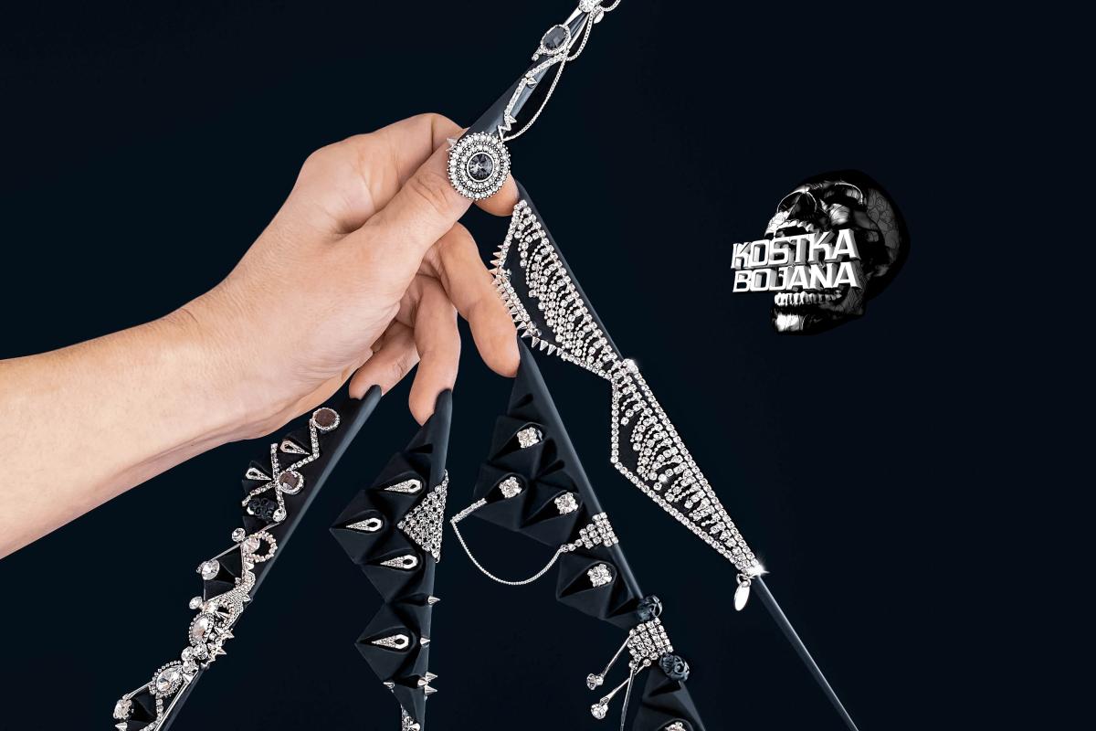 Extreme Nail Forms: новый подход к дизайну ногтей от сербской художницы Kostka Bojana перевернул мир высокой моды