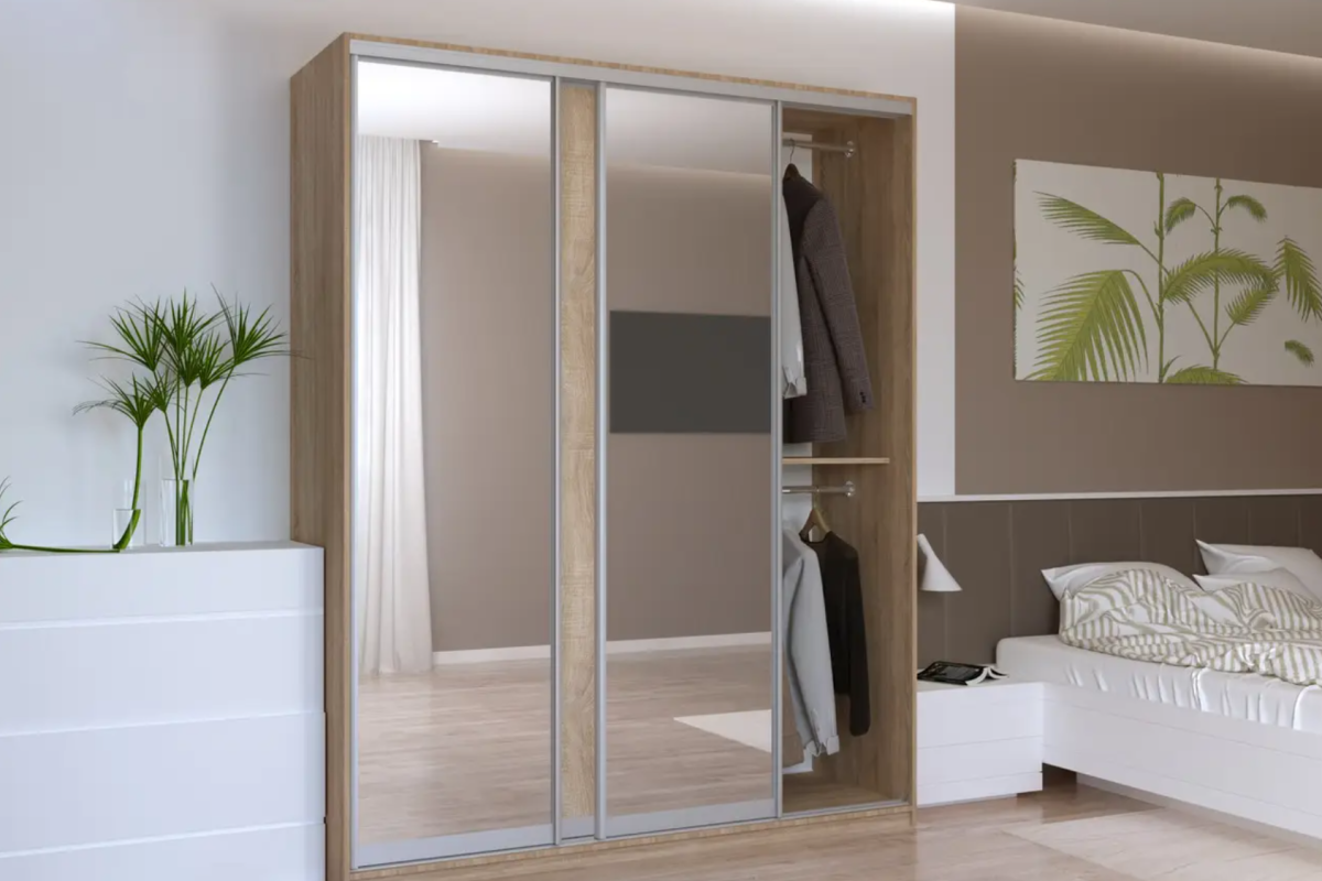 Трехдверный шкаф-купе – современная классика Трехдверный шкаф-купе – современная классика