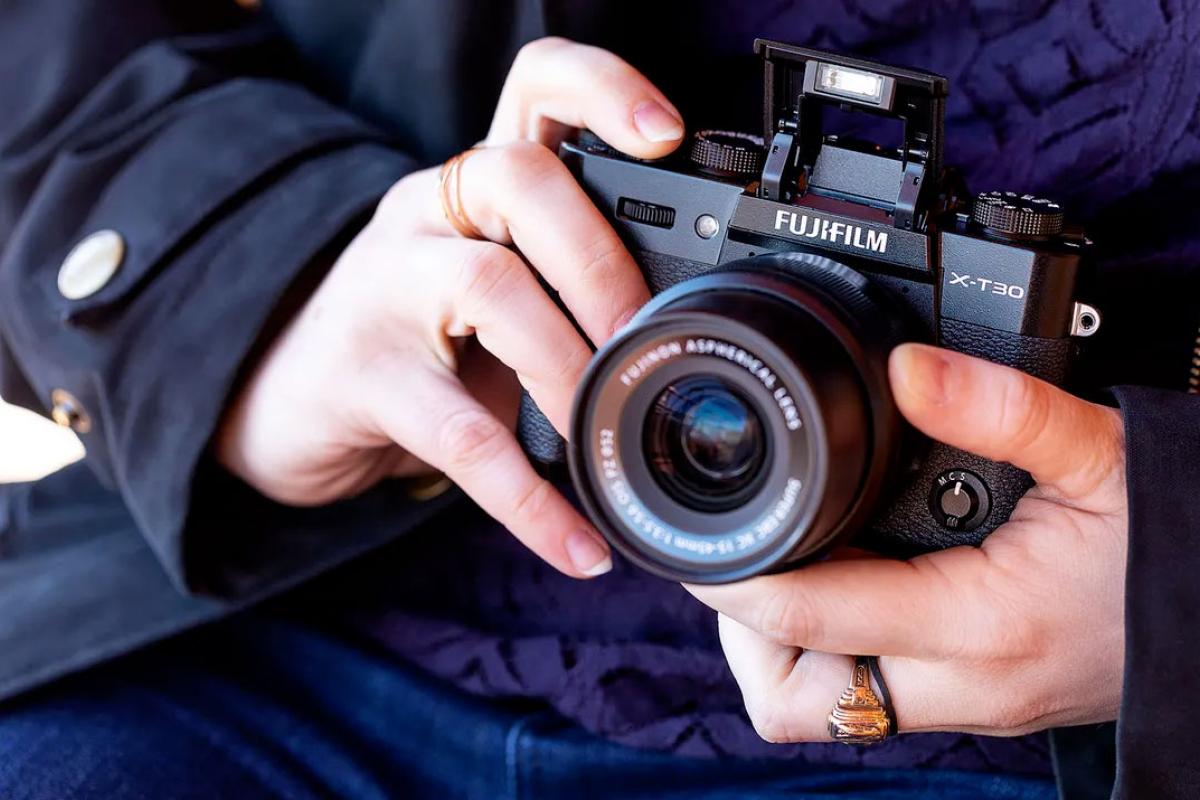 Где купить беззеркальный фотоаппарат с беспроводными технологиями и другими фишками Где купить беззеркальный фотоаппарат с беспроводными технологиями и другими фишками