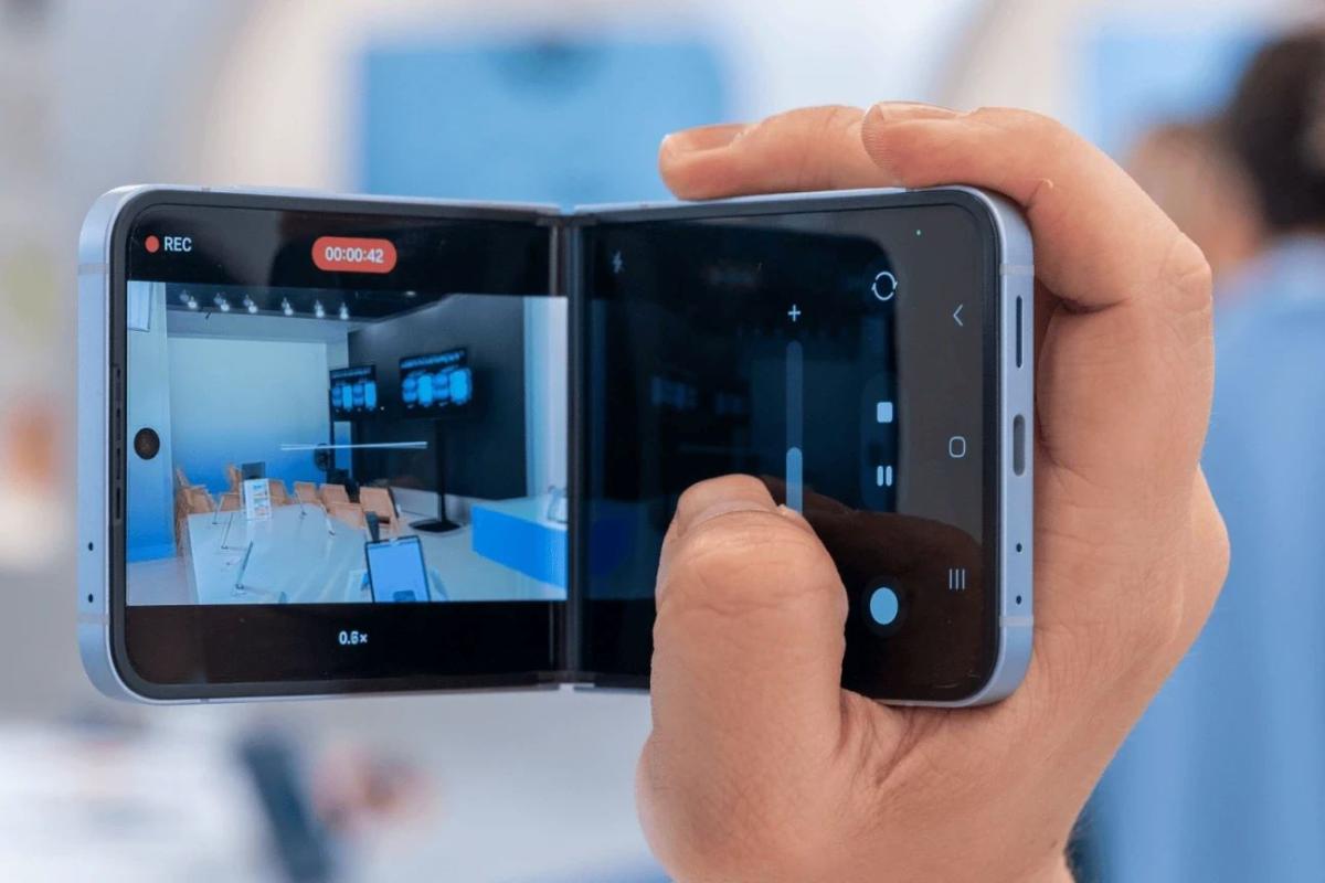 Смартфон у подарунок