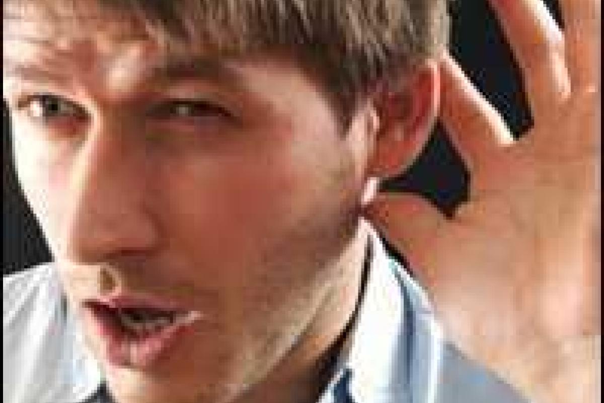 Час в наушниках снижает слух