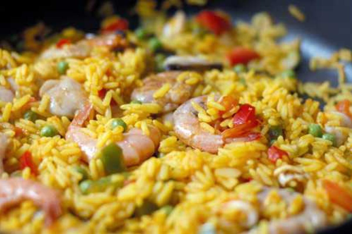 Жареный рис с горохом и креветками Жареный рис с горохом и креветками