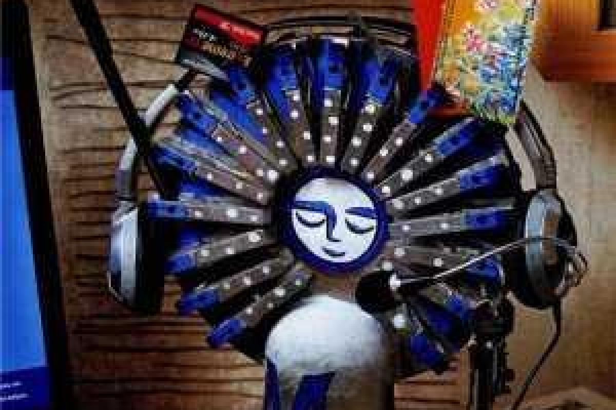 Держатель настольный для визиток и фотографий