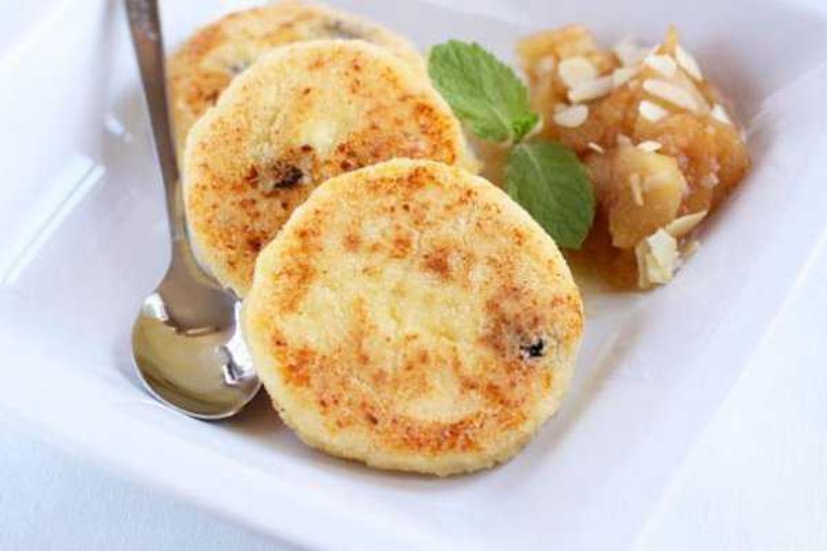 Сырники с изюмом Сырники с изюмом