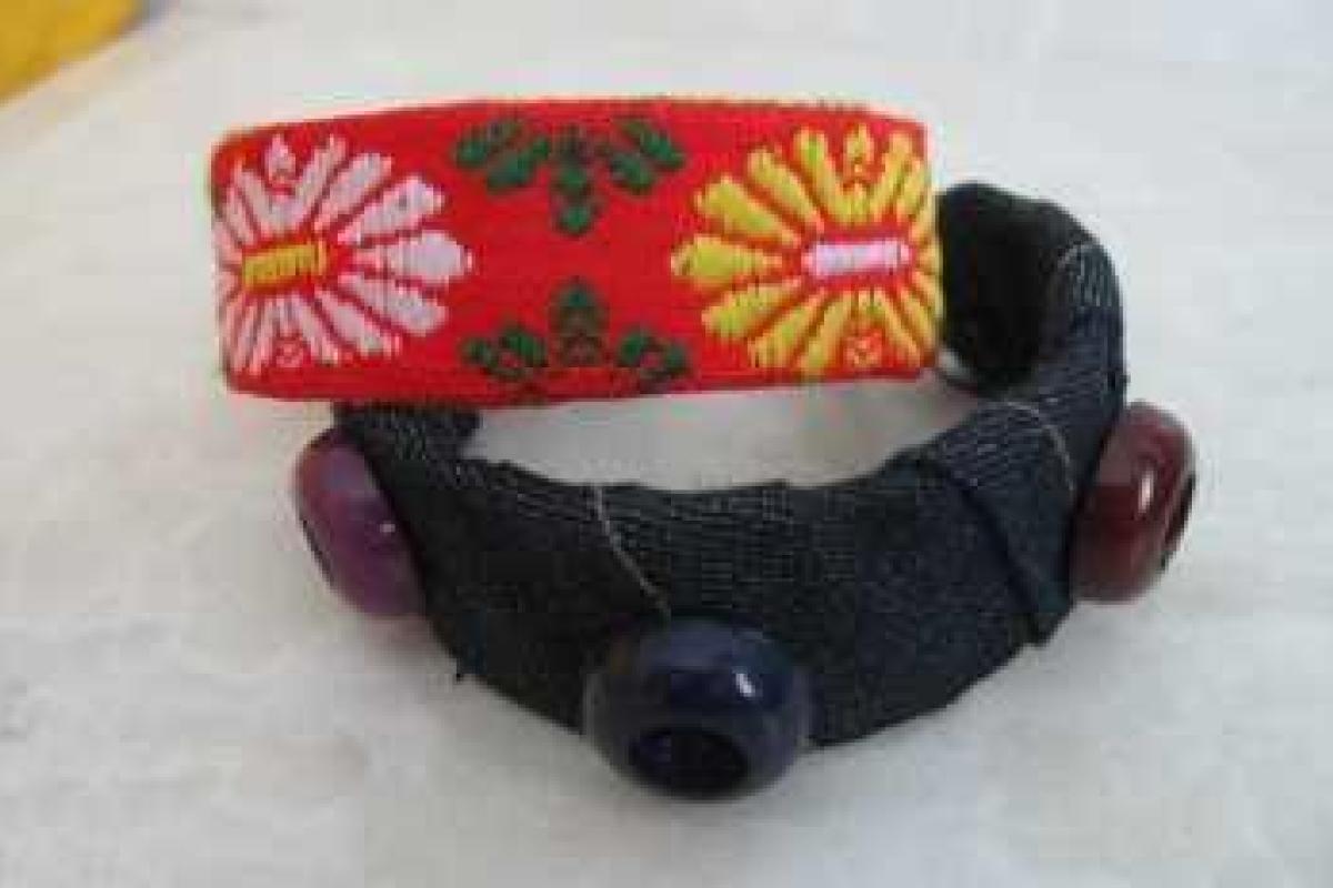 Браслет из деревянных палочек Браслет из деревянных палочек