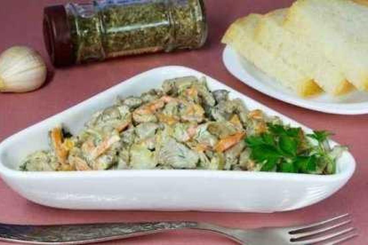 Жареные вешенки со сметаной и овощами Жареные вешенки со сметаной и овощами