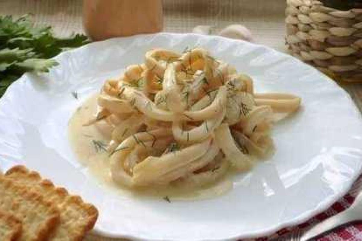 Кальмары со сметаной и луком Кальмары со сметаной и луком