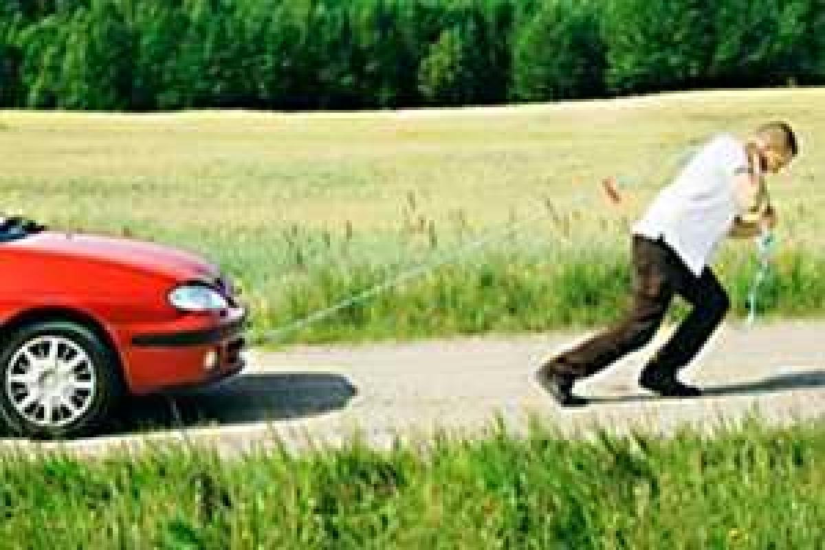 «Вот и ко мне пришла беда — стартёр заел. Теперь уж это не езда, а ёрзанье» «Вот и ко мне пришла беда — стартёр заел. Теперь уж это не езда, а ёрзанье»