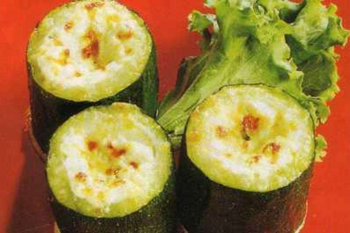 Новогодний стол: кабачки фаршированные сыром и тыквой Новогодний стол: кабачки фаршированные сыром и тыквой
