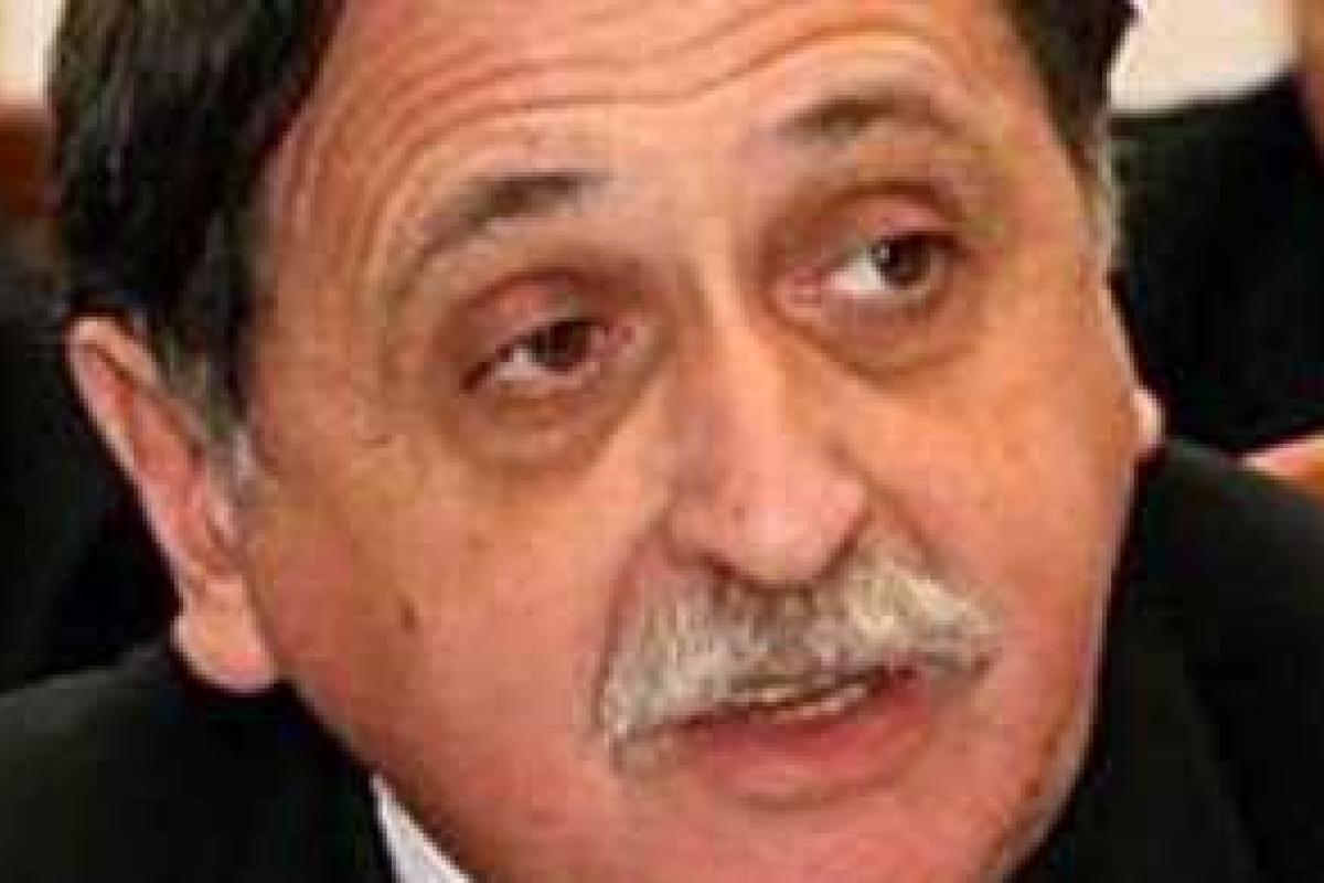 Поздравления Президента выглядят примерно так: "Услышу каждого, но не слышу никого" Поздравления Президента выглядят примерно так: "Услышу каждого, но не слышу никого"
