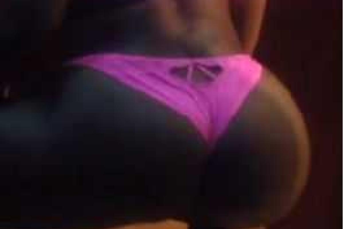 Корнелия Манго и её пятая точка разочаровали поклонников Корнелия Манго и её пятая точка разочаровали поклонников